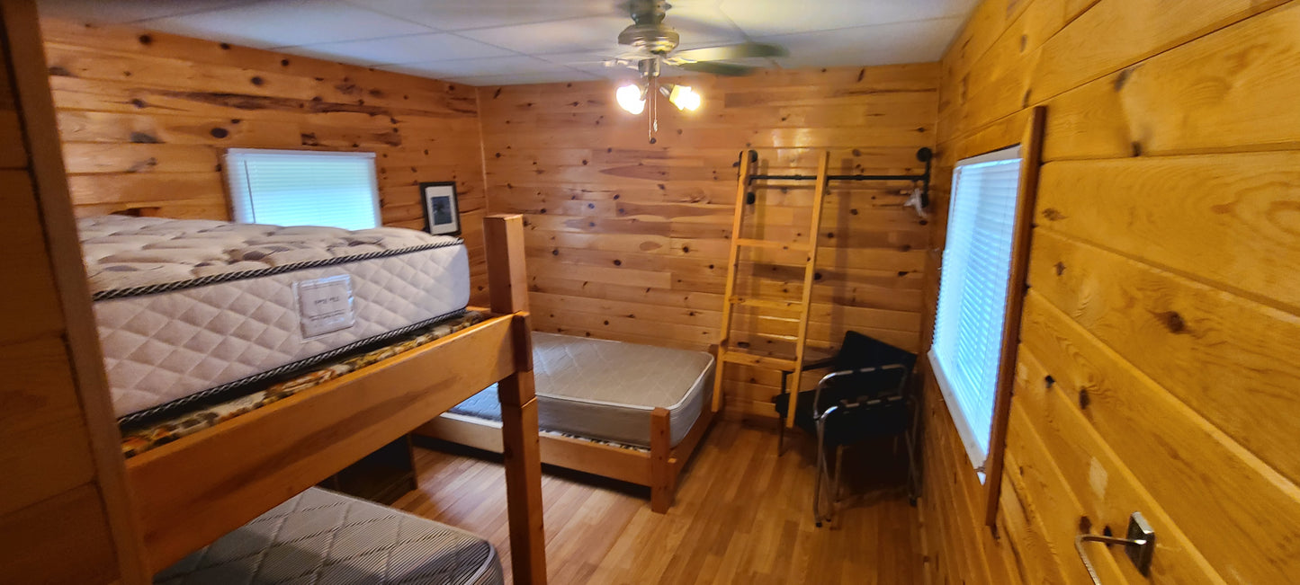 The Lammermuir. 2 Bedroom Island Cabin. Sleeps 6. Sioux Narrows.