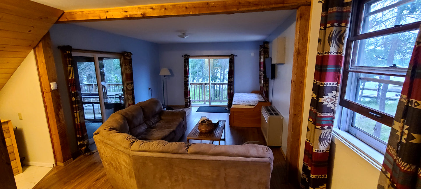 The Argyle. 3 Bedroom Island Cabin. Sleeps 10. Sioux Narrows.