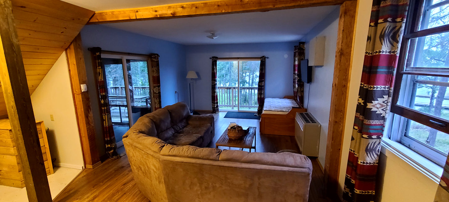 The Argyle. 3 Bedroom Island Cabin. Sleeps 10. Sioux Narrows.