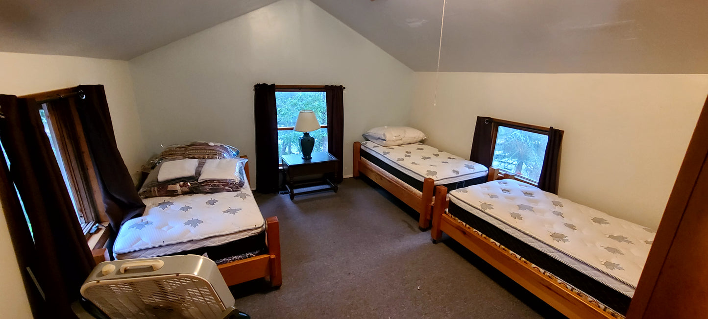 The Argyle. 3 Bedroom Island Cabin. Sleeps 10. Sioux Narrows.
