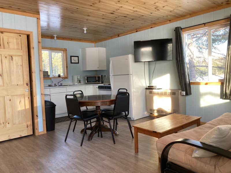 The Matildawick. 2 Bedroom Island Cabin. Sleeps 5. Sioux Narrows.