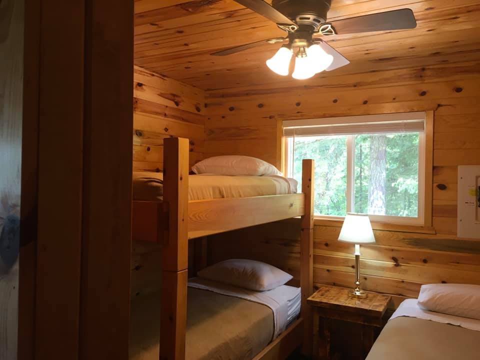 The Swallow. 3 Bedroom Island Cabin. Sleeps 8. Sioux Narrows.