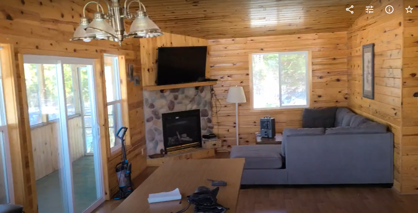The Swallow. 3 Bedroom Island Cabin. Sleeps 8. Sioux Narrows.