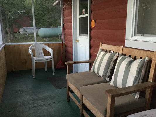 The Margoletta. 1 Bedroom Island Cabin. Sleeps 4. Sioux Narrows.